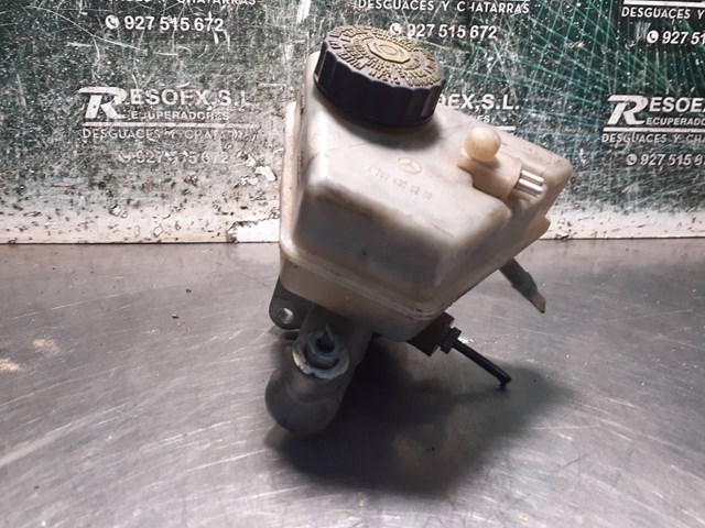 Zbiorniczek głównego cylindra hamulcowego (płynu hamulcowego) A2024300202 MERCEDES