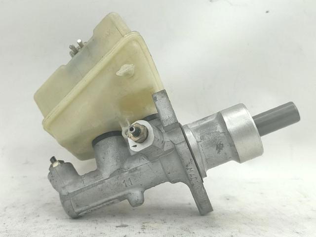 Zbiorniczek głównego cylindra hamulcowego (płynu hamulcowego) A2024300202 MERCEDES