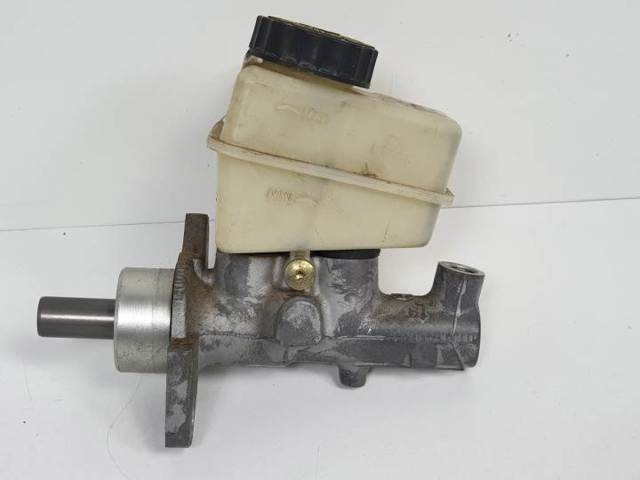 Zbiorniczek głównego cylindra hamulcowego (płynu hamulcowego) A2024300302 MERCEDES