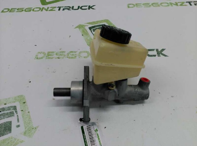 Zbiorniczek głównego cylindra hamulcowego (płynu hamulcowego) A2024300302 MERCEDES
