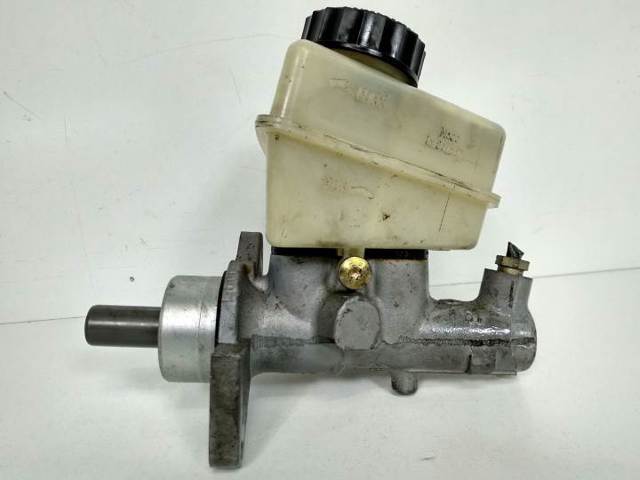 Zbiorniczek głównego cylindra hamulcowego (płynu hamulcowego) A2024300302 MERCEDES
