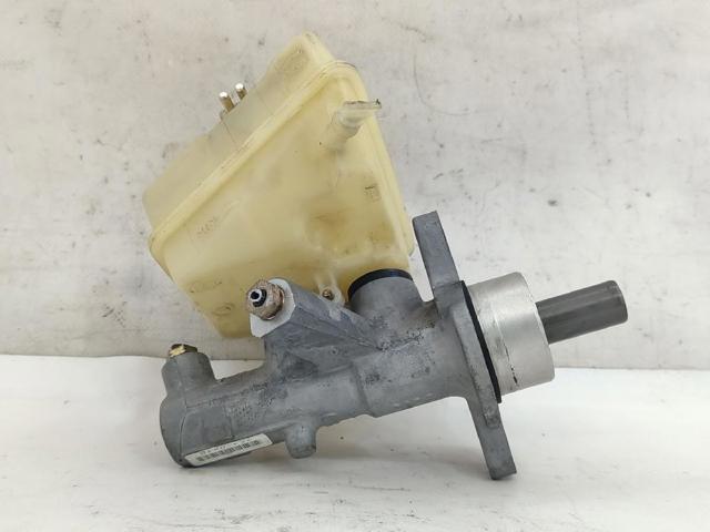 Zbiorniczek głównego cylindra hamulcowego (płynu hamulcowego) A2024300302 MERCEDES