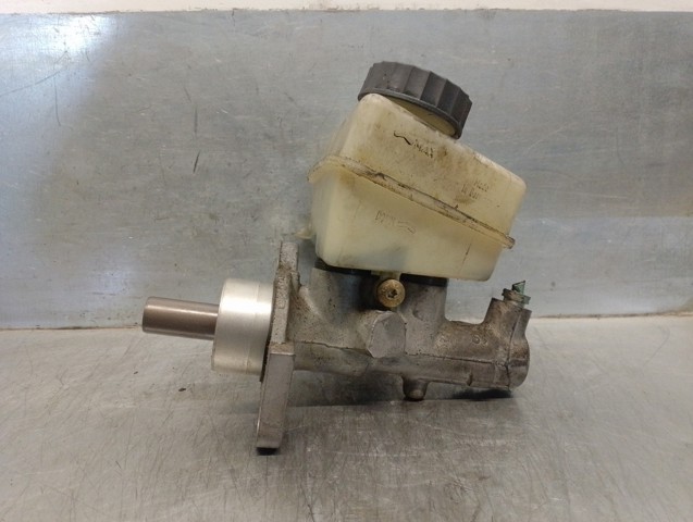 Zbiorniczek głównego cylindra hamulcowego (płynu hamulcowego) A2024300302 MERCEDES