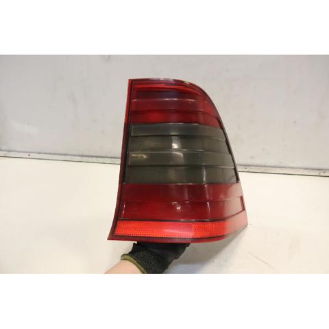 Lampa zespolona tylna prawa do Mercedes C S202