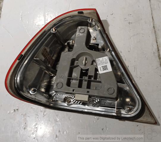 Szkło lampy zespolonej tylnej prawej A2028205266 MERCEDES