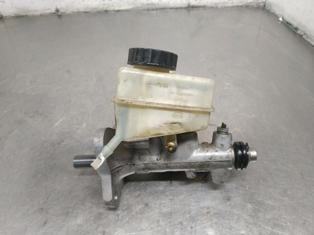 Zbiorniczek głównego cylindra hamulcowego (płynu hamulcowego) A2034300002 MERCEDES