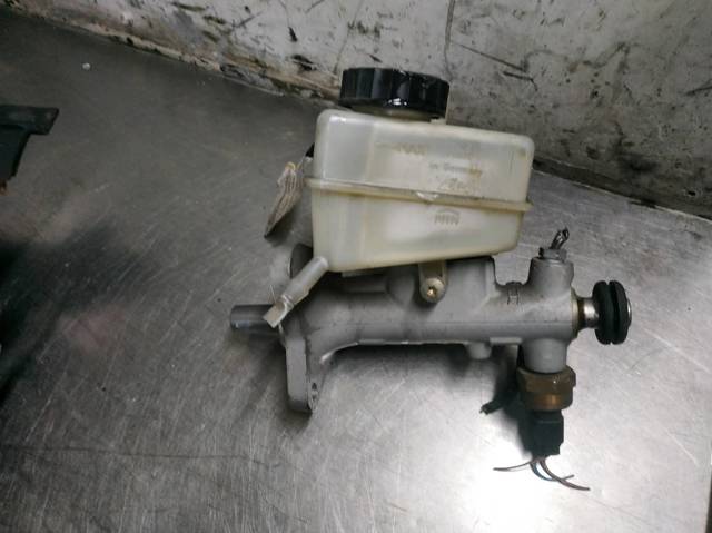 Zbiorniczek głównego cylindra hamulcowego (płynu hamulcowego) A2034300002 MERCEDES