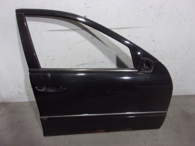 Drzwi przednie prawe A2037200205 MERCEDES