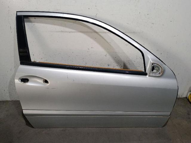 Drzwi przednie prawe A2037200605 MERCEDES