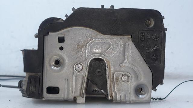 Zamek drzwi przednich prawych A2037200835 MERCEDES