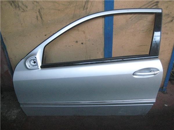Drzwi przednie lewe A2037201505 MERCEDES