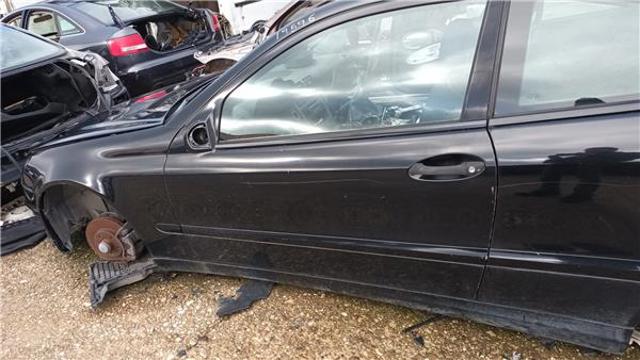 Drzwi przednie lewe A2037201505 MERCEDES