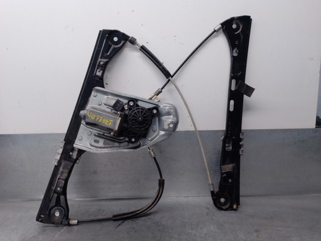 Mechanizm podnoszenia szyby drzwi przednich prawych A2037201646 MERCEDES