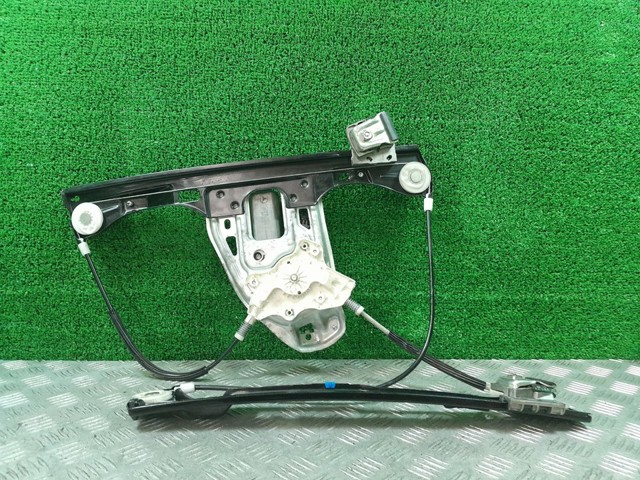 Mechanizm podnoszenia szyby drzwi przednich lewych A2037203146 MERCEDES