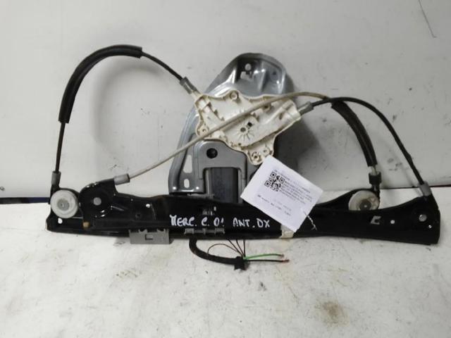 Mechanizm podnoszenia szyby drzwi przednich prawych A2037203246 MERCEDES