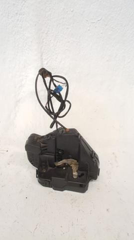 Zamek drzwi tylnych lewych A2037300135 MERCEDES