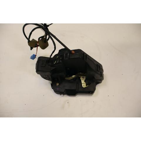 Zamek drzwi tylnych lewych A2037300135 MERCEDES