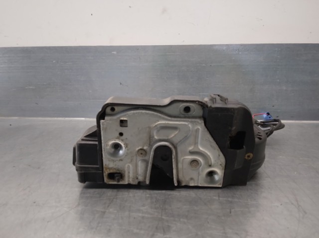 Zamek drzwi tylnych prawych A2037300235 MERCEDES