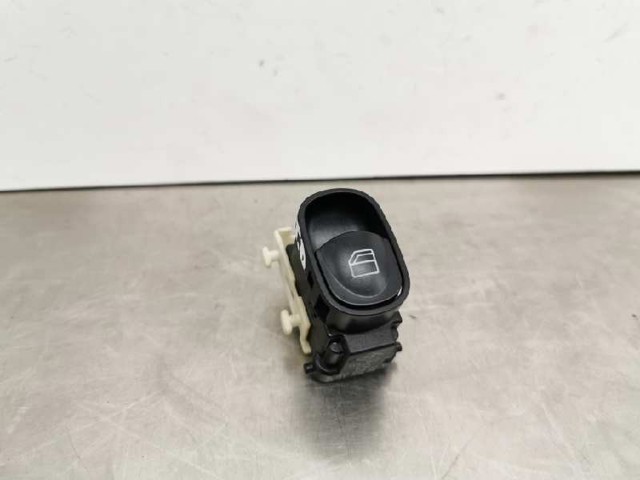 Lampa zespolona tylna prawa A20382002 MERCEDES