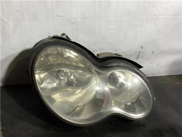 Reflektor prawy A2038203261 MERCEDES