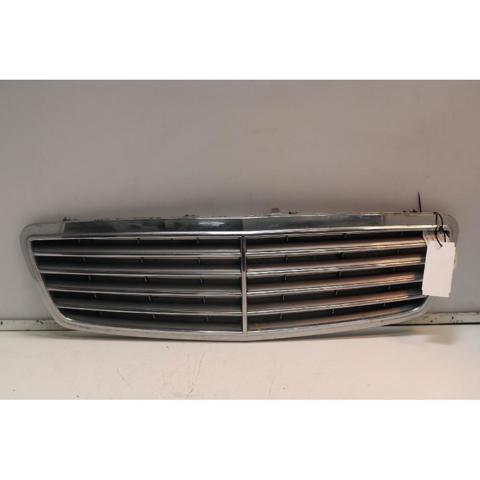 Atrapa grill Mercedes C