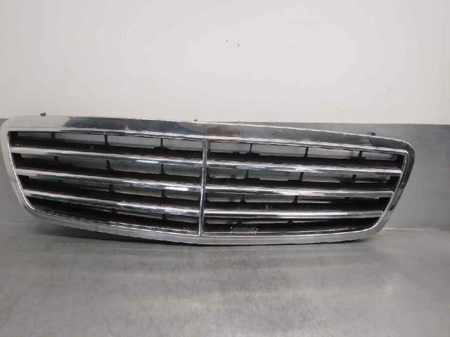 Atrapa grill Mercedes C
