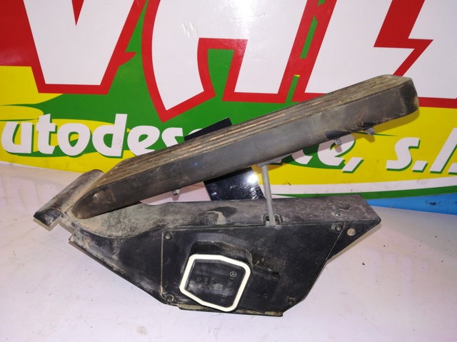 Pedał przyspieszenia (gazu) A2043000004 MERCEDES