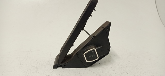 Pedał przyspieszenia (gazu) A2043000004 MERCEDES