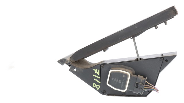 Pedał przyspieszenia (gazu) A2043000004 MERCEDES