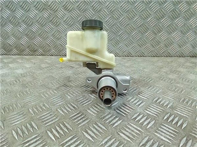 Zbiorniczek głównego cylindra hamulcowego (płynu hamulcowego) A2044300002 MERCEDES
