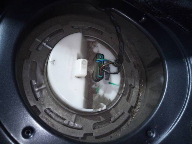 Moduł pompy paliwowej z czujnikiem poziomu paliwa A2044702294 MERCEDES