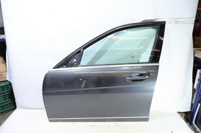 Drzwi przednie lewe A2047200105 MERCEDES