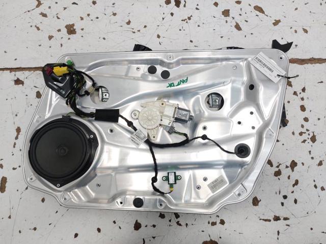Mechanizm podnoszenia szyby drzwi przednich prawych A2047202079 MERCEDES