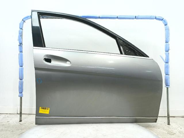 Drzwi przednie prawe A2047206000 MERCEDES