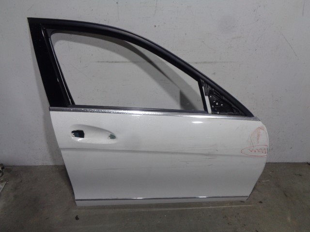 Drzwi przednie prawe A2047206000 MERCEDES