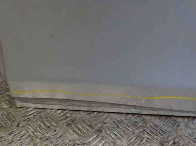 Drzwi tylne lewe A2047300105 MERCEDES