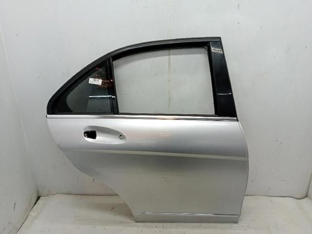 Drzwi tylne prawe A2047300205 MERCEDES