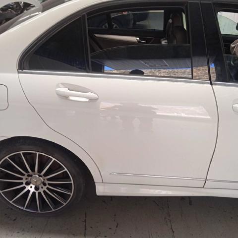 Drzwi tylne prawe A2047300205 MERCEDES