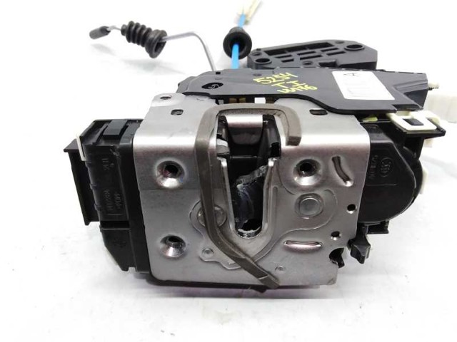 Zamek drzwi tylnych lewych A2047302735 MERCEDES