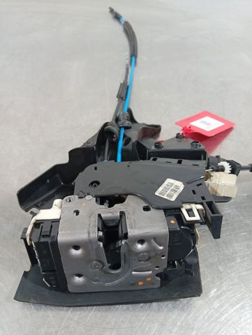Zamek drzwi tylnych lewych A2047302735 MERCEDES