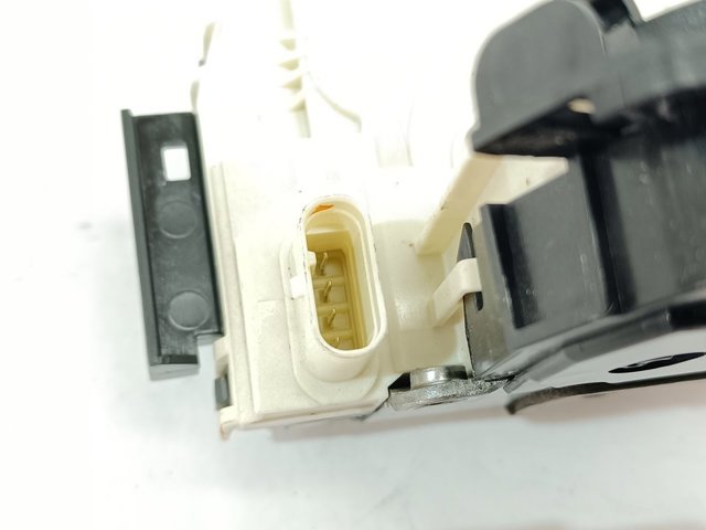 Zamek drzwi tylnych lewych A2047302735 MERCEDES