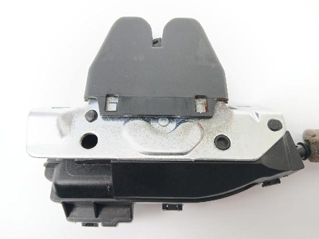 Zamek klapy bagażnika (3/5 drzwi tylnych) A2047500185 MERCEDES