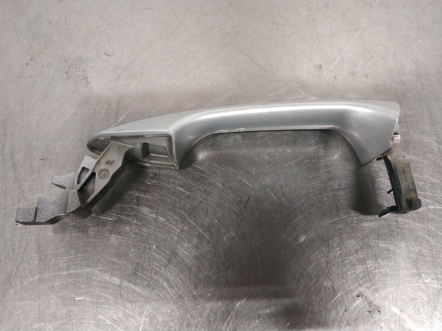 Klamka drzwi prawych przednia/tylna zewnętrzna A2047600270 MERCEDES