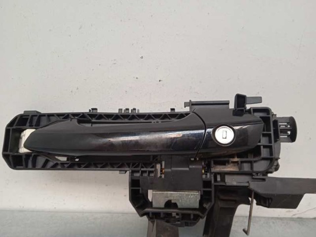 Pałąk zewnętrznej klamki drzwi przednich lewej A2047601534 MERCEDES