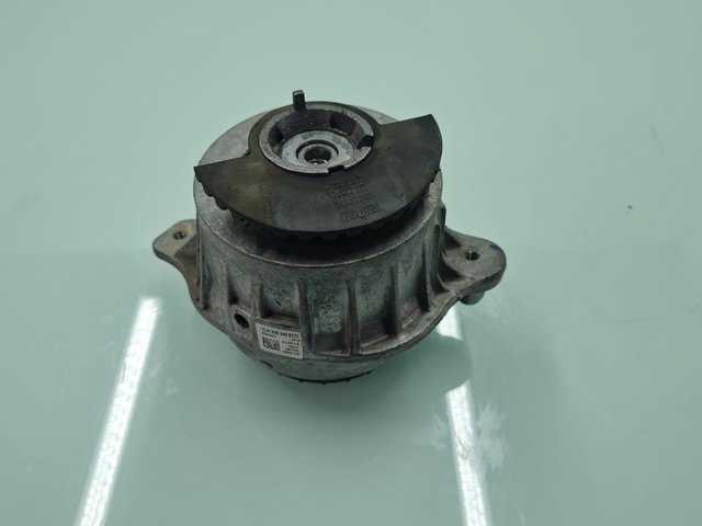 Poduszka (podpora) silnika prawa A2052406717 MERCEDES