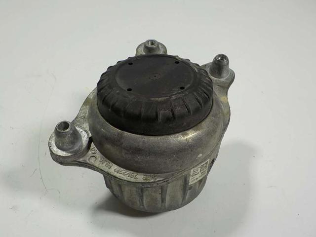 Poduszka (podpora) silnika prawa A2052406717 MERCEDES