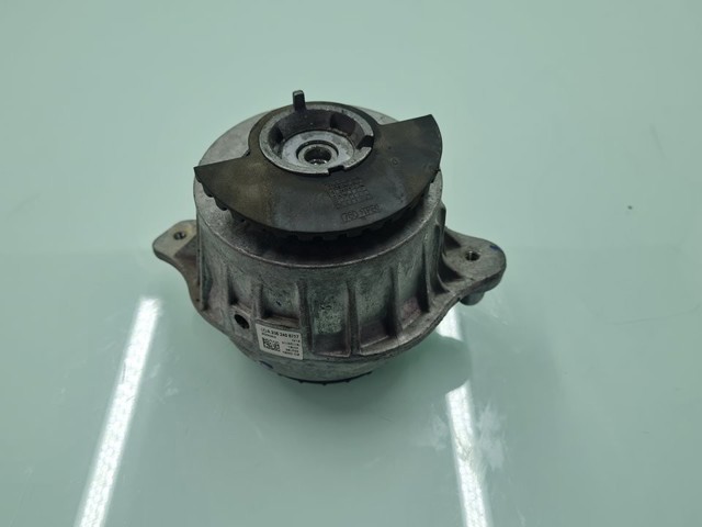 Poduszka (podpora) silnika prawa A2052406717 MERCEDES