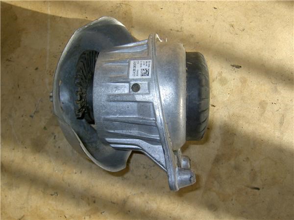 Poduszka (podpora) silnika prawa A2052406717 MERCEDES