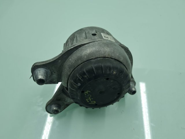 Poduszka (podpora) silnika prawa A2052406717 MERCEDES