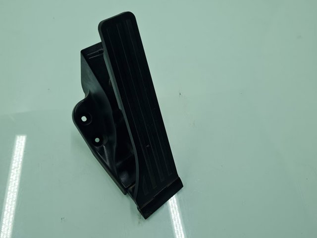 Pedał przyspieszenia (gazu) A2053000004 MERCEDES